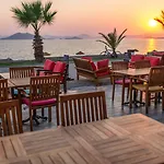 Yasemin Hotel 3*